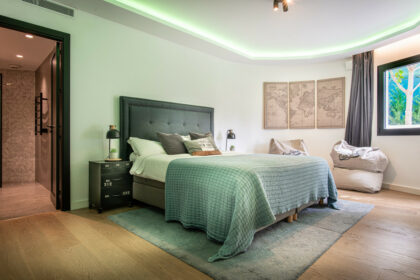 cb9268fa60e8e3f81c73b3a09d745df5 - 19