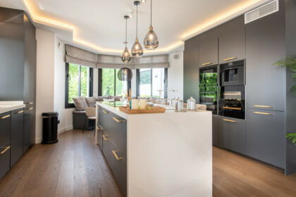 cb9268fa60e8e3f81c73b3a09d745df5 - 8