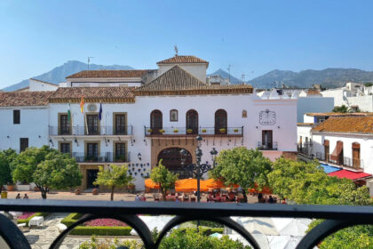 cb9b4f0f68b41af460675a238abaff69 - 14