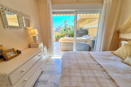 cc1eb15702ebe4186ac1604e696d7684 - 20