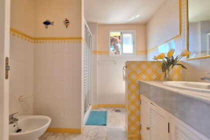 cc1eb15702ebe4186ac1604e696d7684 - 23