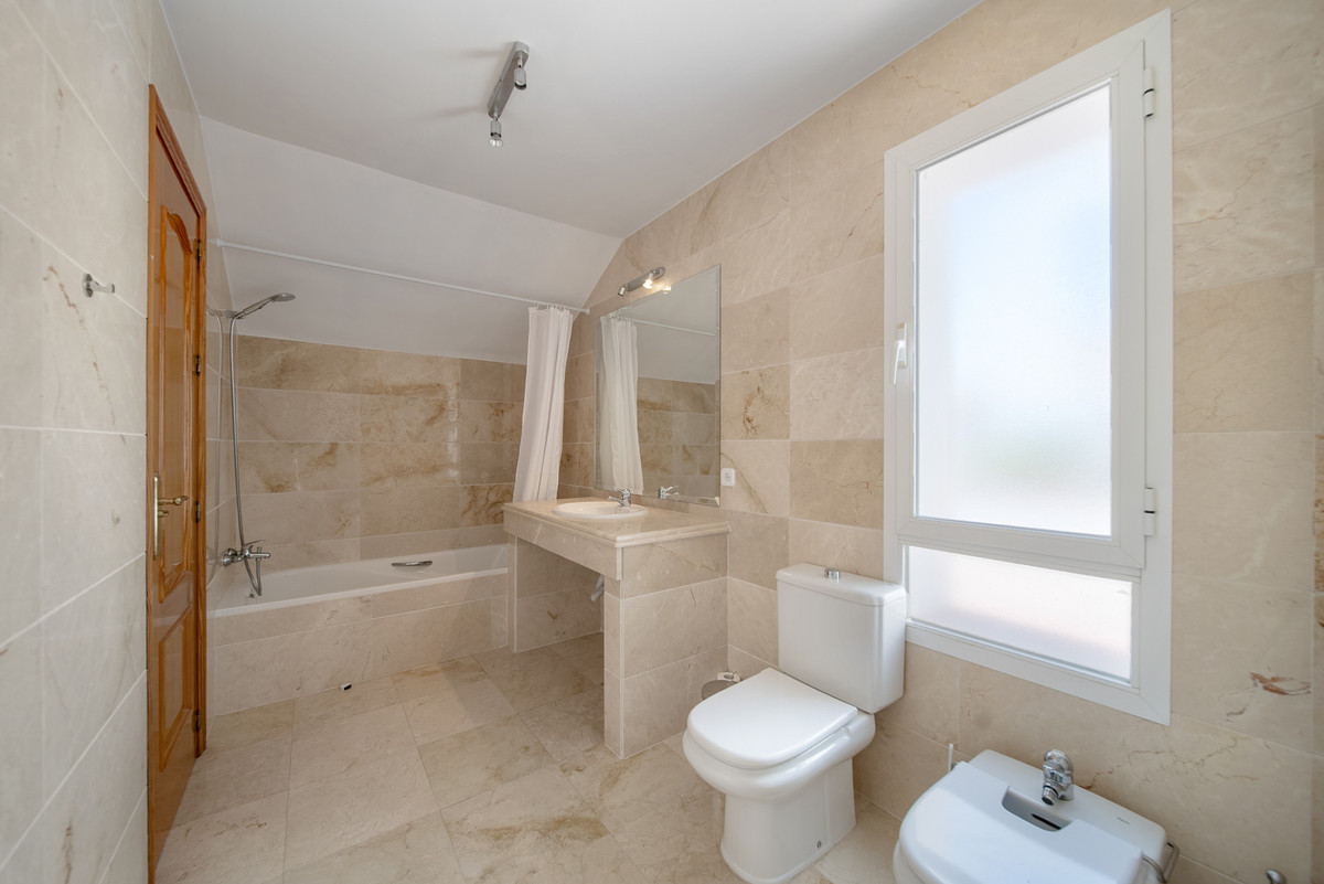 ccb46f44b1cc2e6877883860b719a11c - 12