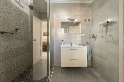 cd0dd179d0fa572663108633a5b1be0d - 27