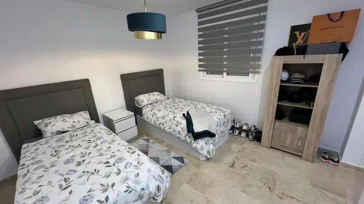 cd6cc9aade7451d812fda4028eaa7d79 - 13