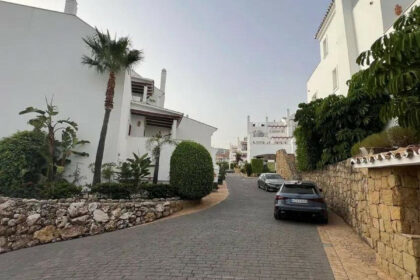 cd6cc9aade7451d812fda4028eaa7d79 - 16