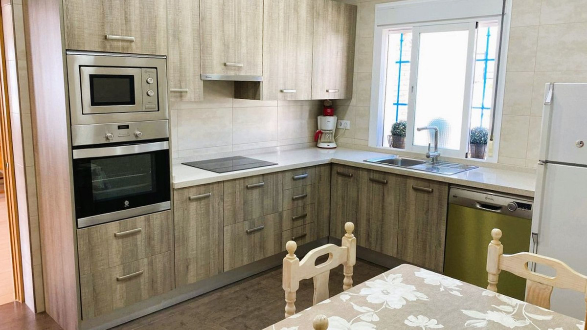 ce39c81eb5cd5d74cccd95f040d4706e - 15