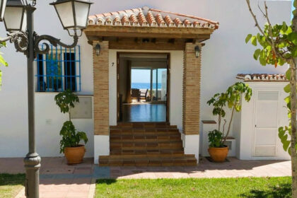 ce39c81eb5cd5d74cccd95f040d4706e - 16