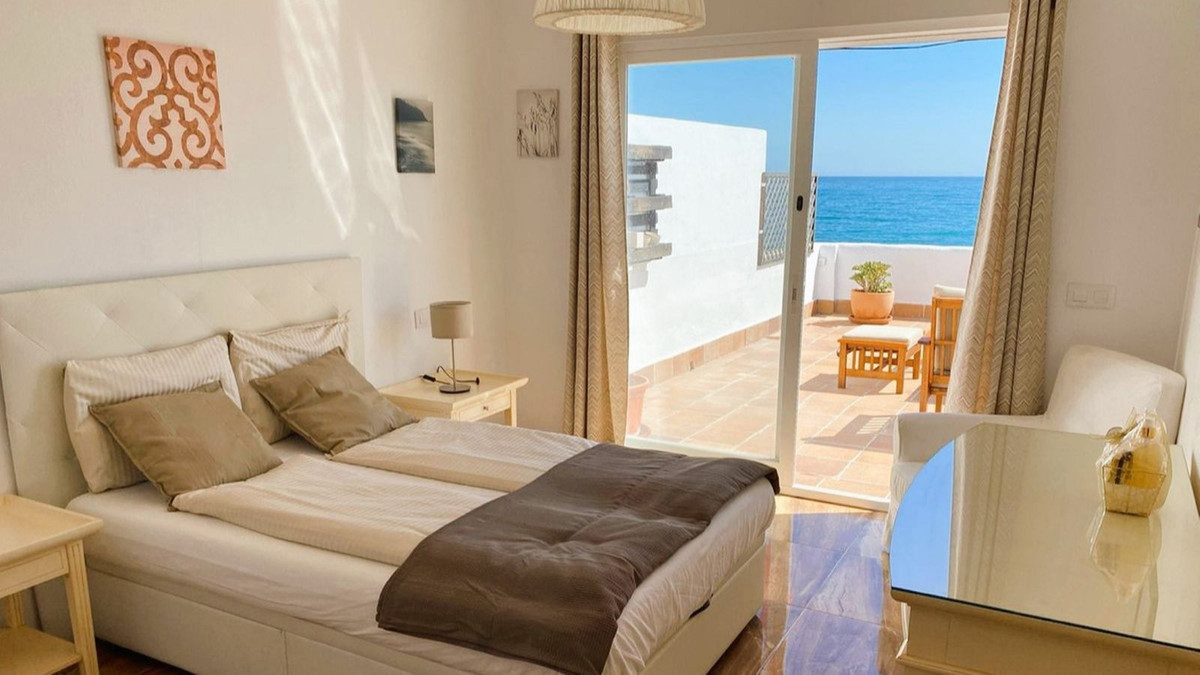 ce39c81eb5cd5d74cccd95f040d4706e - 17