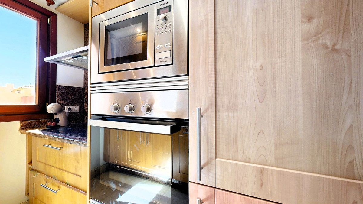 ce84625174a4811f224eb5263b4e5579 - 12