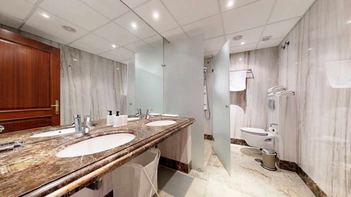 ce84625174a4811f224eb5263b4e5579 - 21