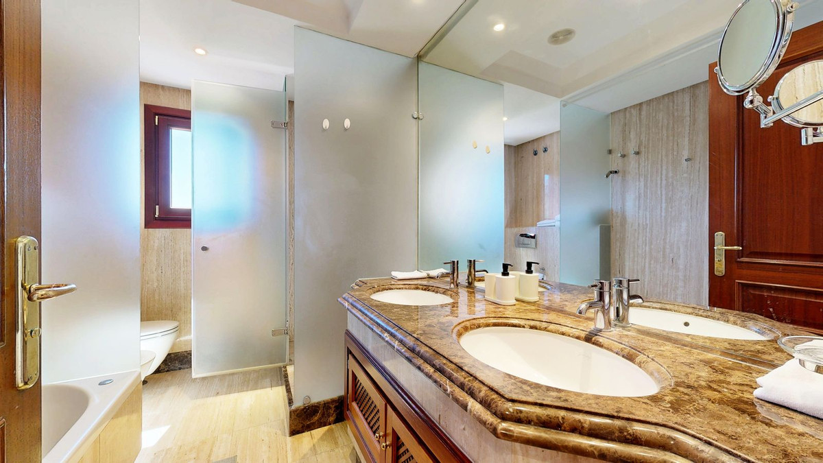 ce84625174a4811f224eb5263b4e5579 - 23