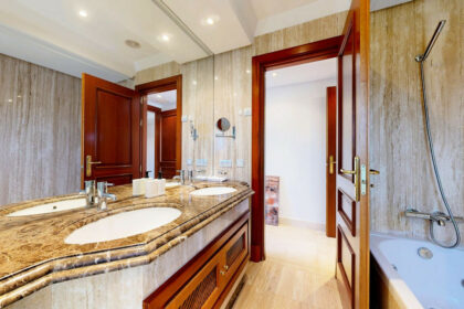 ce84625174a4811f224eb5263b4e5579 - 24