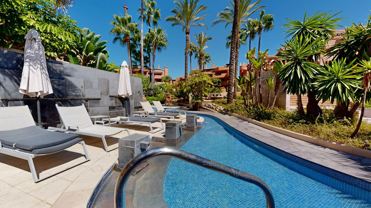 ce84625174a4811f224eb5263b4e5579 - 37