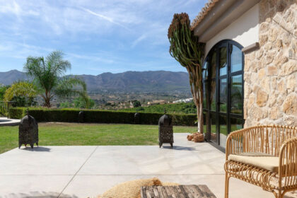 d016d5bedd1ee3ba91263f79ff660d89 - 10