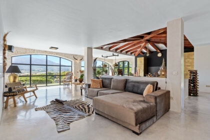 d016d5bedd1ee3ba91263f79ff660d89 - 16