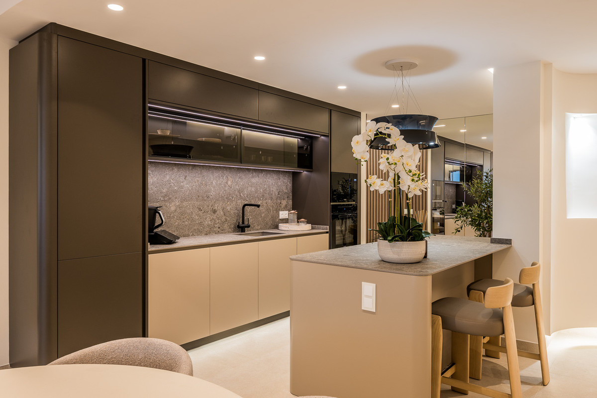 d15a7ca0aea9be125ab6b0ba6c93ae66 - 13