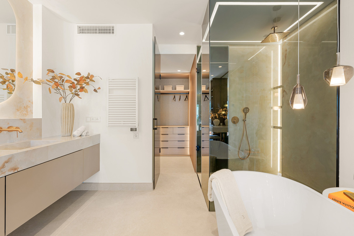 d15a7ca0aea9be125ab6b0ba6c93ae66 - 16