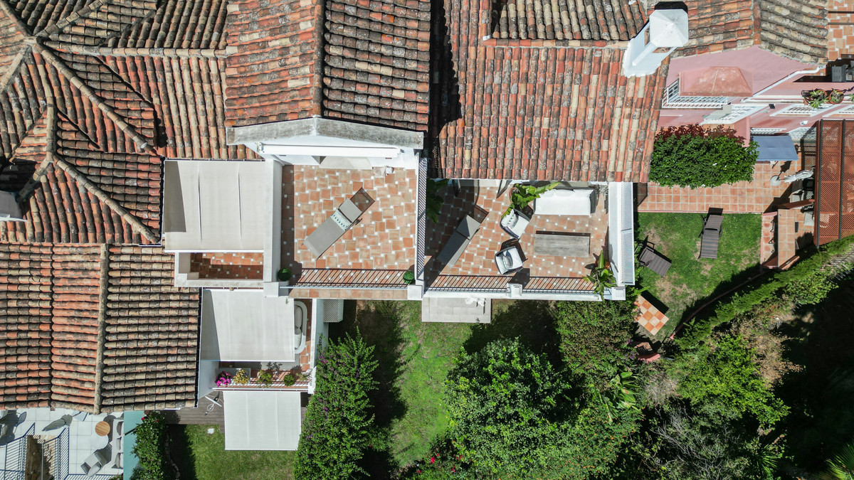 d16556db57c10c2ef6ab056904f1d4bf - 35