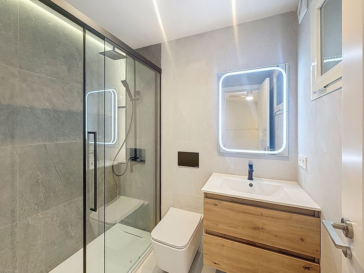 d1dac954ce678ba194ff381fdd3c51b8 - 16