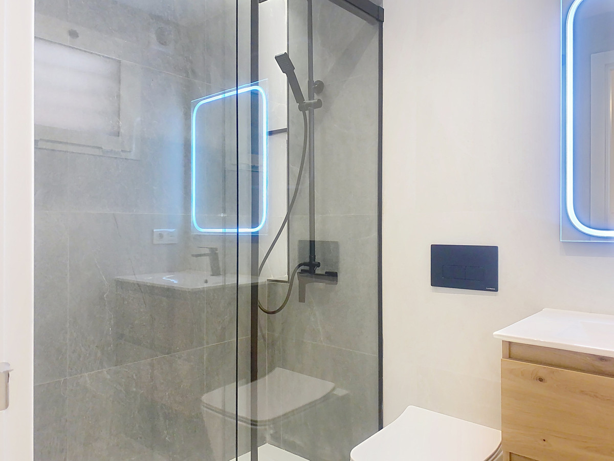 d1dac954ce678ba194ff381fdd3c51b8 - 17