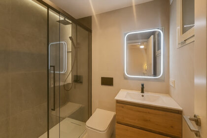 d1dac954ce678ba194ff381fdd3c51b8 - 18