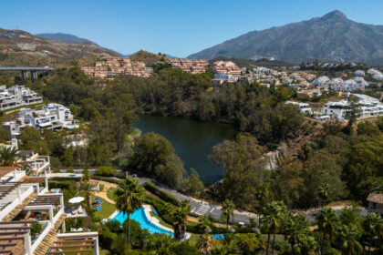 d1e194390b3df73eca944f2f0ac89a68 - 24