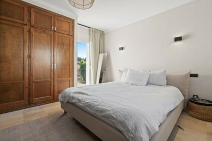 d2173a3f97e40e425c0b32d736c84227 - 14