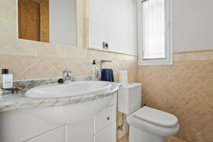 d2173a3f97e40e425c0b32d736c84227 - 16