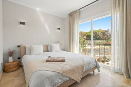 d2173a3f97e40e425c0b32d736c84227 - 17