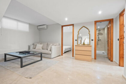 d2173a3f97e40e425c0b32d736c84227 - 18