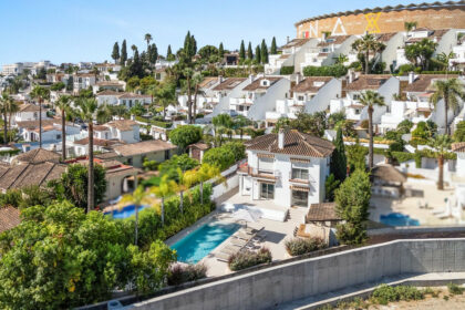 d2173a3f97e40e425c0b32d736c84227 - 24