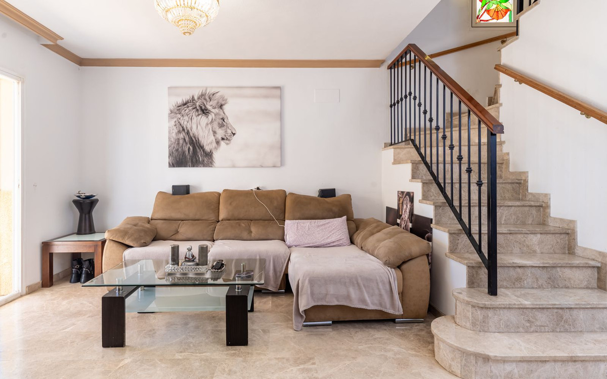 d28a136acd6bb37149c2673dec1dbba7 - 4