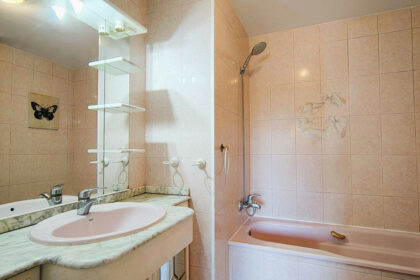 d2a638316bea4b3cb49e2cce41e23055 - 27