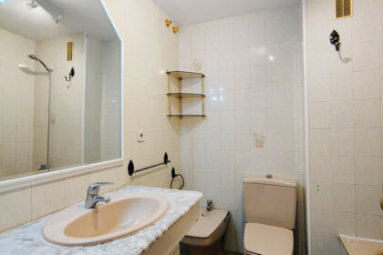 d2a638316bea4b3cb49e2cce41e23055 - 32