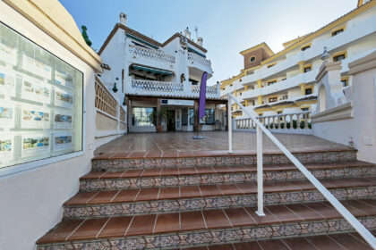 d2ca23e482532806b0014f308955bf60 - 10