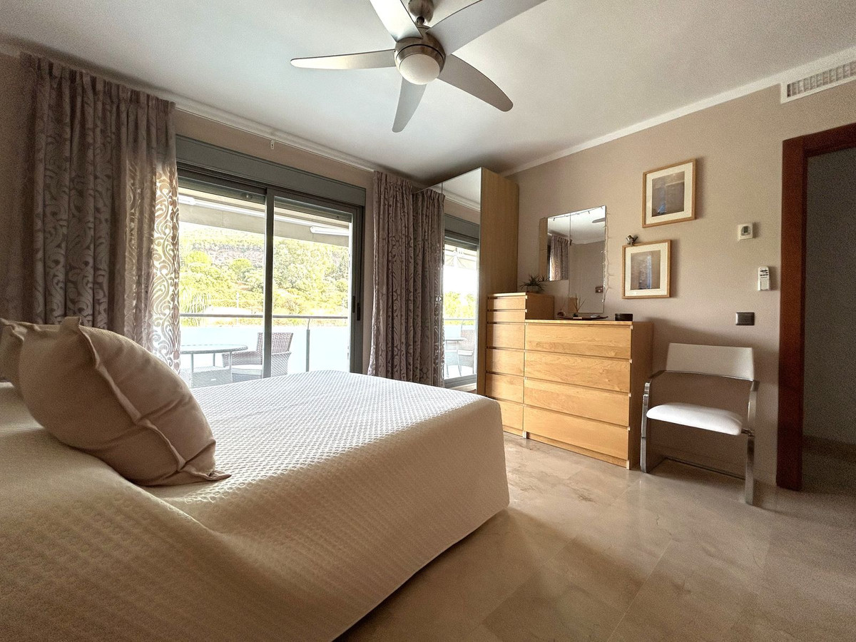 d66ee97874d341c76ca5719482e77eef - 18