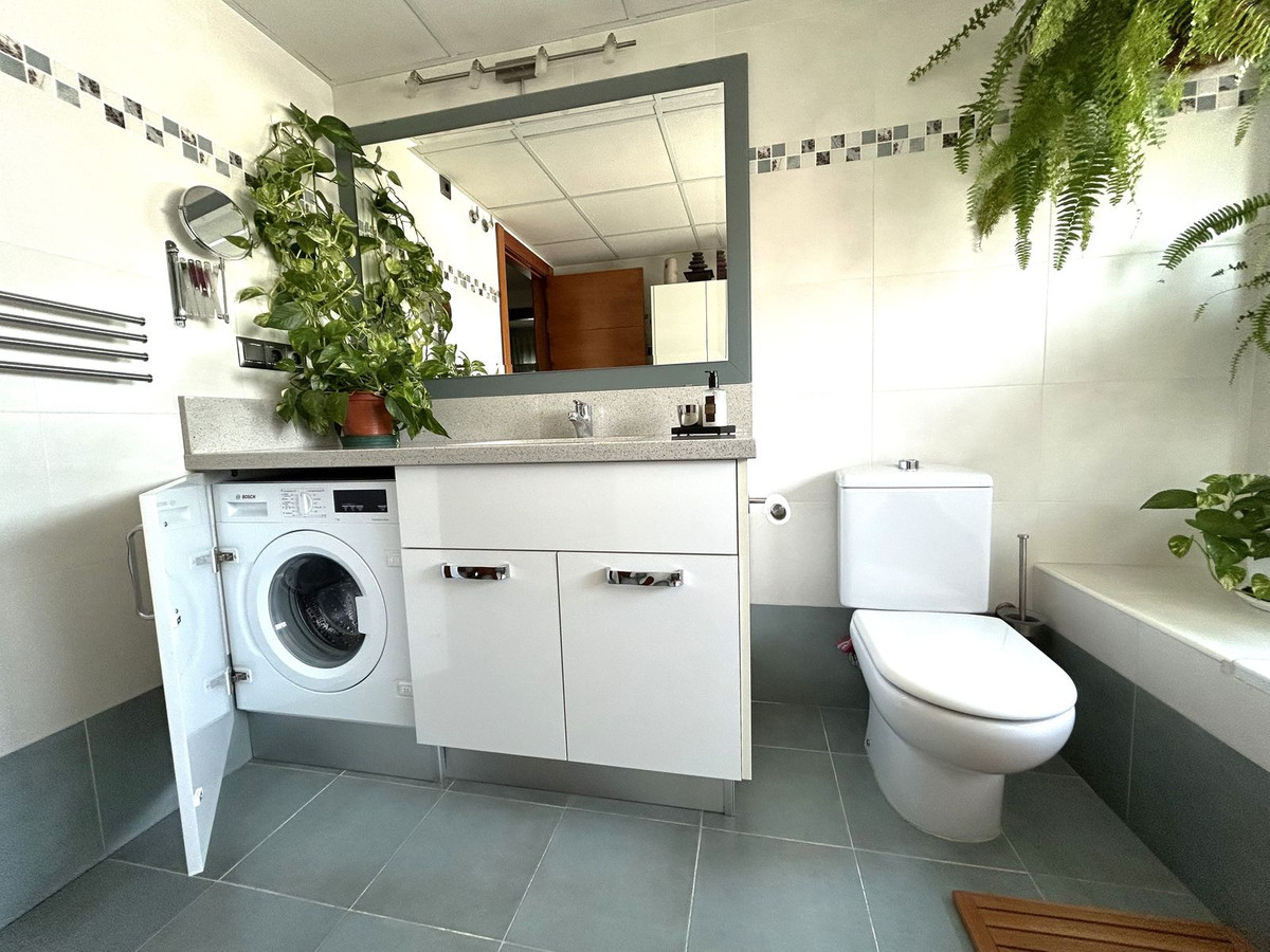 d66ee97874d341c76ca5719482e77eef - 24