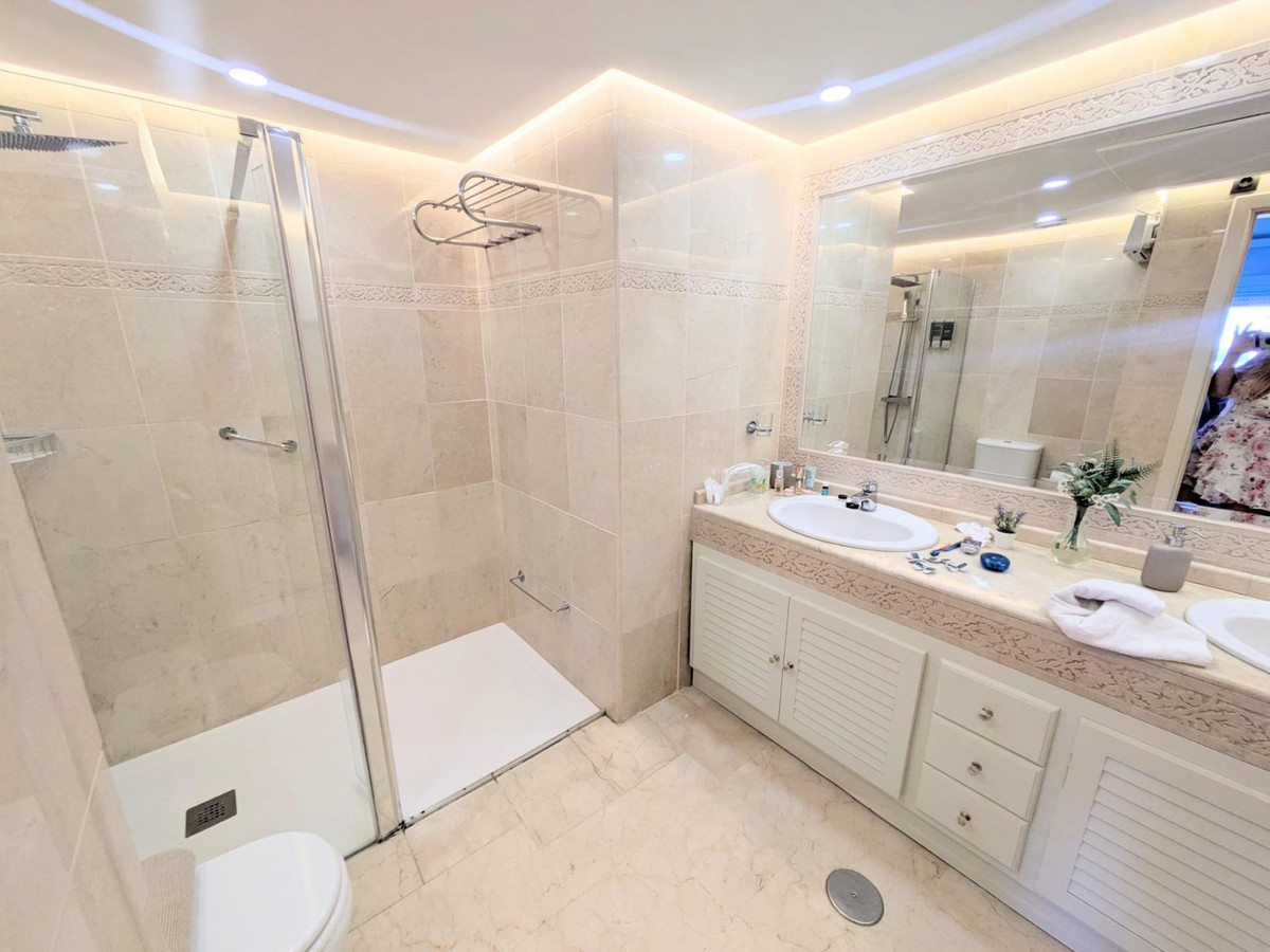 d68afa048bd71f91057f908873f5ef64 - 12