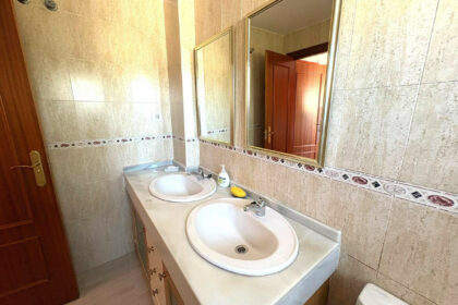 d79393a82b8df235f9c55701347edeba - 25