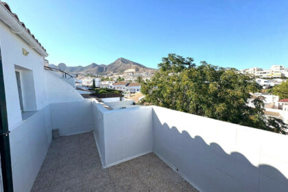 d79393a82b8df235f9c55701347edeba - 41