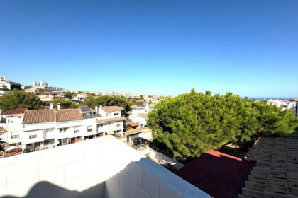 d79393a82b8df235f9c55701347edeba - 43