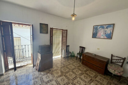 d79ee9aa14000f1dd2db85d70cb04cd9 - 13