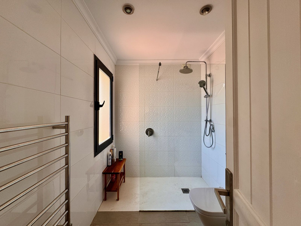 d80c9dbdbabbd0f62a9404344e2ef955 - 31