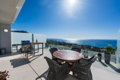 d880808dc3433423ae7d999f4b1e63b6 - 1