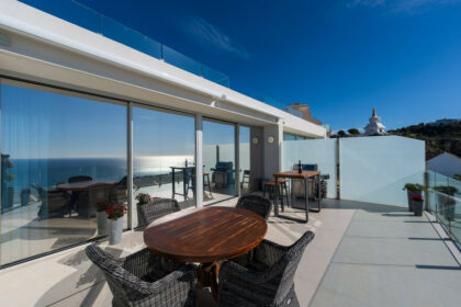 d880808dc3433423ae7d999f4b1e63b6 - 18