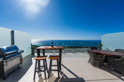 d880808dc3433423ae7d999f4b1e63b6 - 24