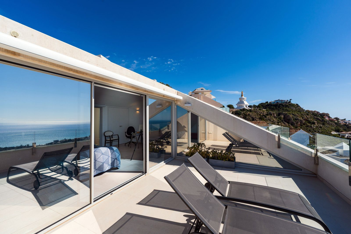 d880808dc3433423ae7d999f4b1e63b6 - 29