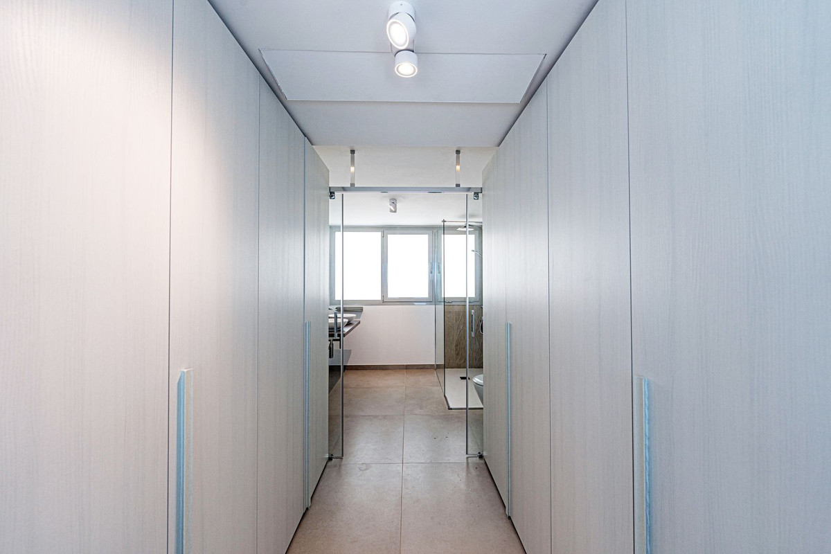 d880808dc3433423ae7d999f4b1e63b6 - 33