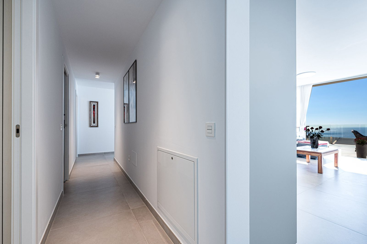 d880808dc3433423ae7d999f4b1e63b6 - 34