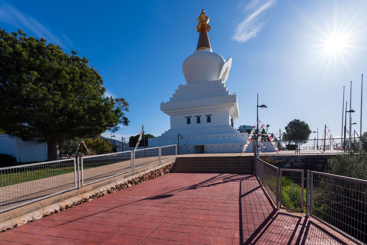 d880808dc3433423ae7d999f4b1e63b6 - 63